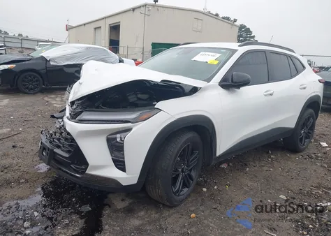 2024 Chevrolet Trax Activ z USA, uszkodzony, nr VIN KL77LKE28RC189212